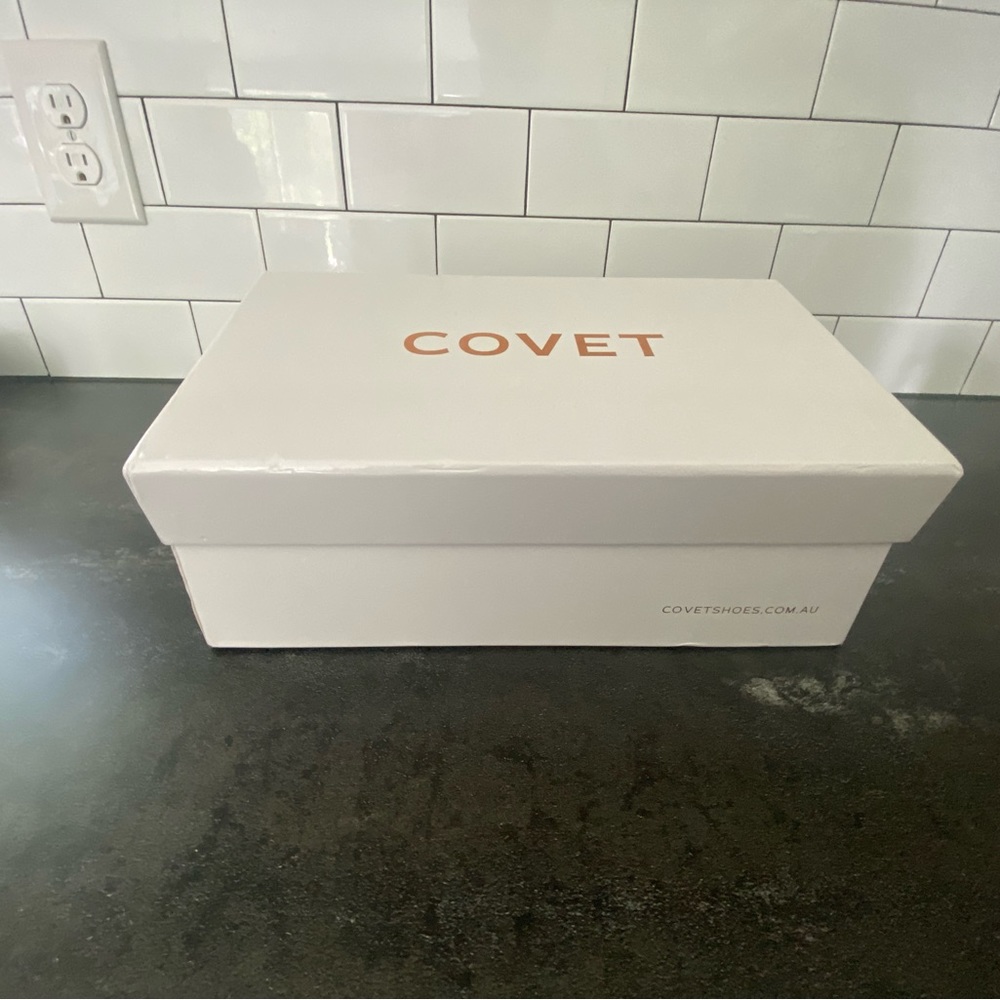 Covet AVERY nude heals.